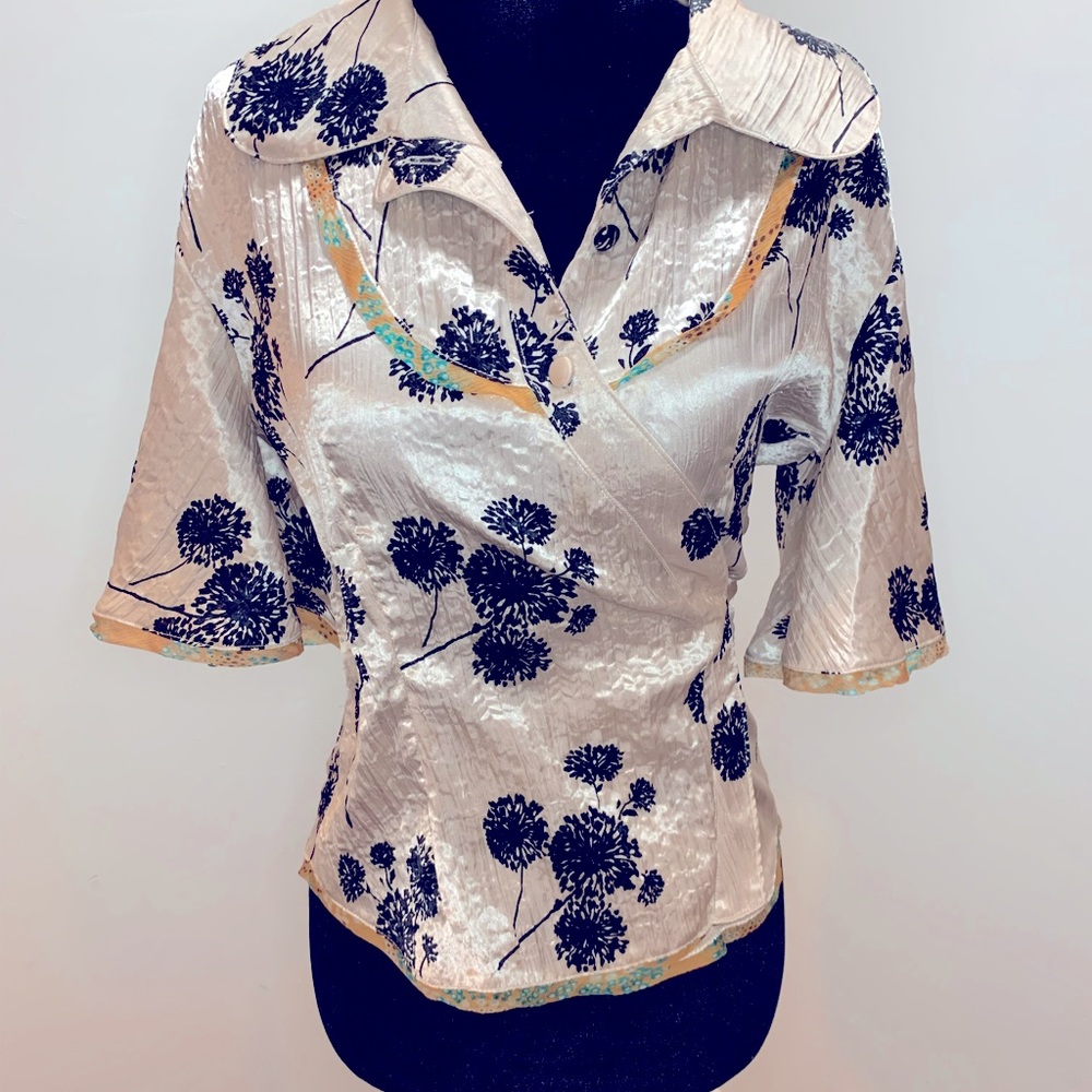 3/$20 Black and Cream boho blouse